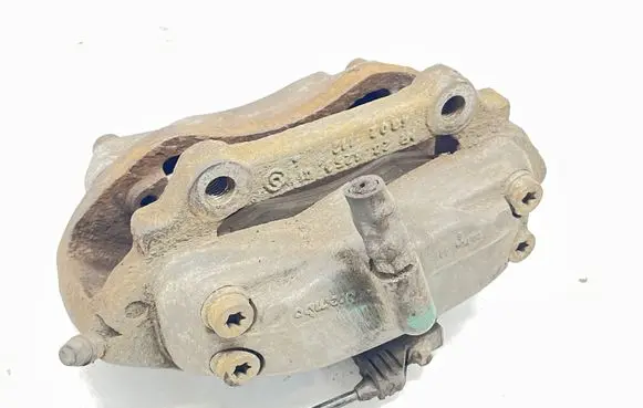 Mercedes-Benz E W211 Front brake caliper 20825301
