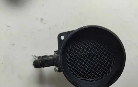 Audi Q7 4L Mass air flow meter 06J906461