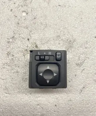 Mitsubishi Grandis Wing mirror switch 183569