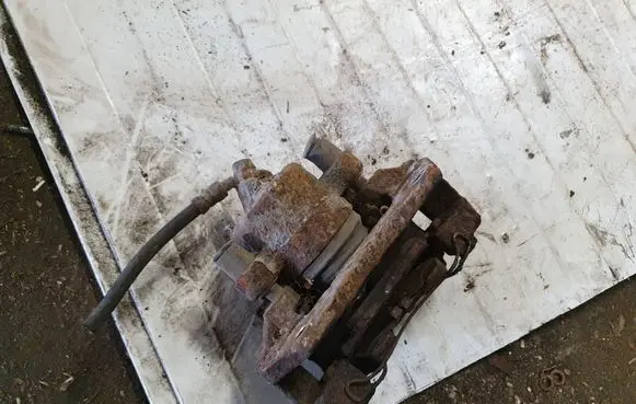 Lexus IS 220D-250-350 Front brake caliper NOCODE