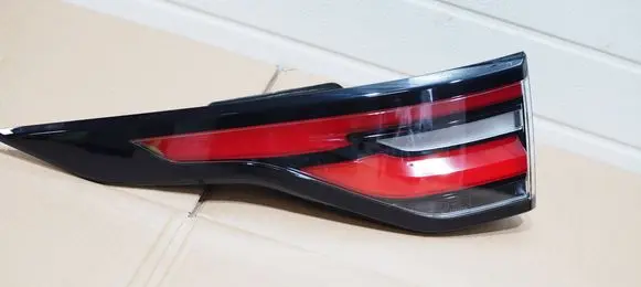 Land Rover Discovery 5 Rear/tail lights hy32-13405-cf