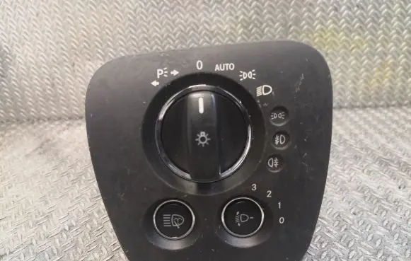 Mercedes-Benz CLS C219 Light switch 2195450504