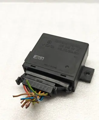 Mercedes-Benz Sprinter W901 W902 W903 W904 Door central lock control unit/module 0165459232 410215004001