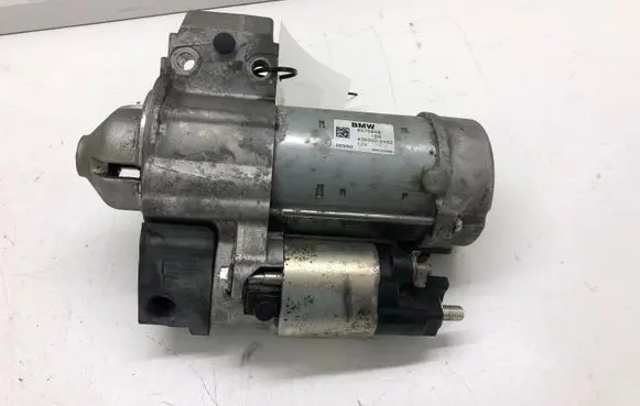 BMW 5 F10 F11 Starter motor 8570846 857084604