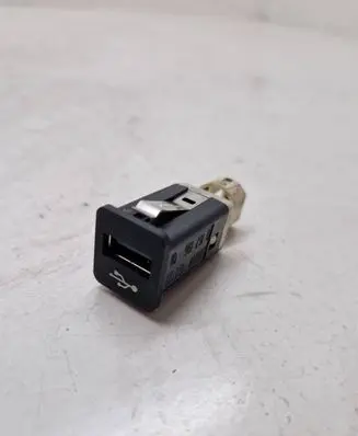 BMW 7 F01 F02 F03 F04 USB socket connector 9167196