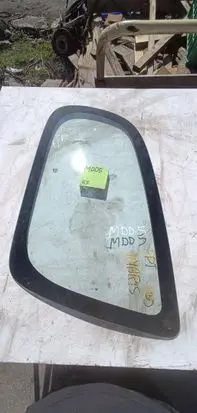 Toyota Yaris Rear door window glass 1212123