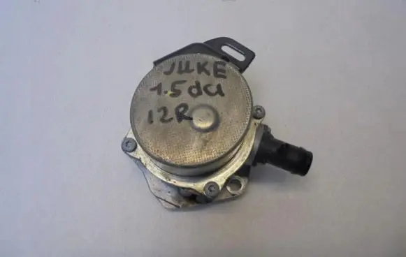 Nissan Juke I F15 Vacuum pump