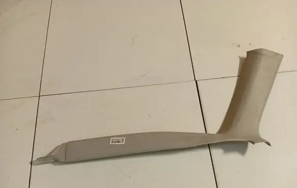 Volkswagen Golf III (D) pillar trim (bottom) 70440333