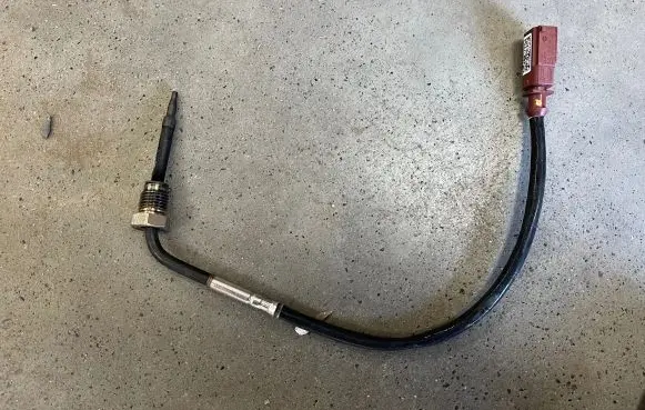 Audi Q7 4M Exhaust gas temperature sensor 4M0906088AA 4M0906088