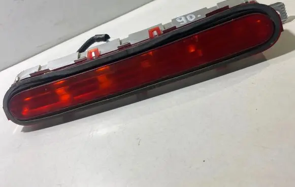 Toyota Corolla Verso AR10 Third/center stoplight