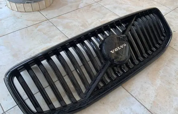Volvo XC60 Front bumper upper radiator grill 32234986 32234989