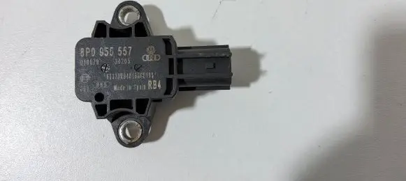 Audi A3 S3 8P Airbag deployment crash/impact sensor 8P0955557