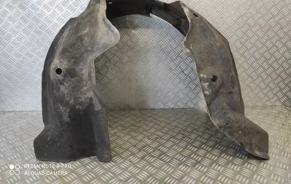 Front wheel arch liner splash guards