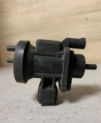 Mercedes-Benz A W169 Turbo solenoid valve 4715396