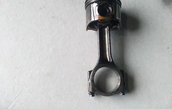 Mitsubishi Space Star Piston with connecting rod