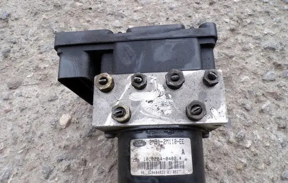 Ford Focus ABS Pump 2M51-2M110-EE
