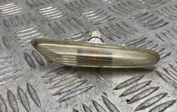BMW 5 E60 E61 Front fender indicator light 8382104