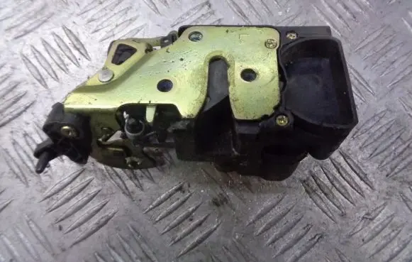 Chevrolet Aveo Rear door lock