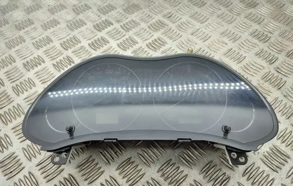 Toyota Avensis T250 Speedometer (instrument cluster) 8380005851A