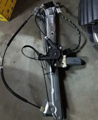 Mercedes-Benz Vito Viano W639 Front door window regulator with motor A6397200546 927253105