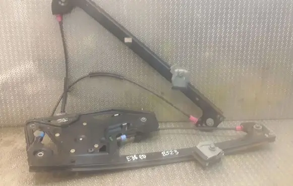 BMW 7 E38 Front door window regulator with motor 8125202