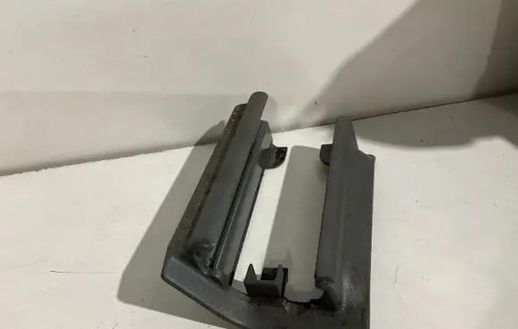 Mercedes-Benz CLS AMG C219 Sliding door rail trim 2119193420