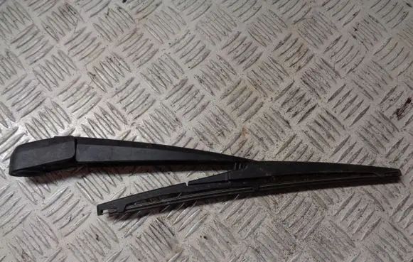 KIA Soul Rear wiper blade arm 