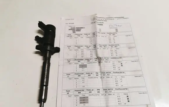 Citroen C4 I Picasso Fuel injector 0445110188