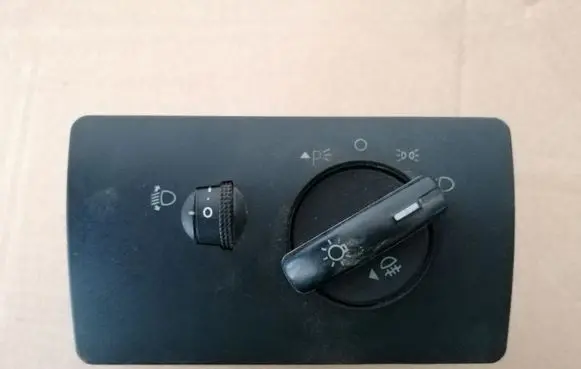 Ford Mondeo Mk III Light switch 1S7T13A024HB
