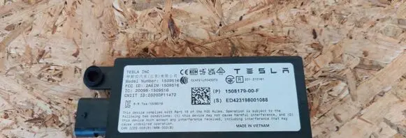Tesla Model Y Gateway control module