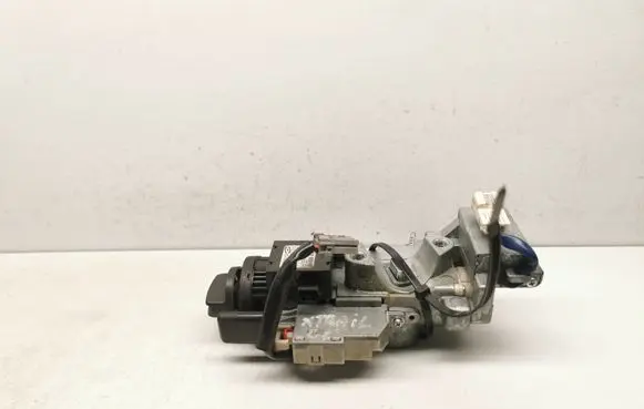 Nissan X-Trail T30 Ignition lock