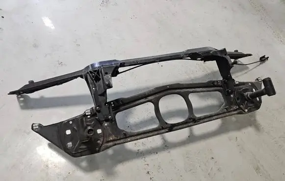 BMW 3 E46 Radiator support slam panel 8265986 8266038