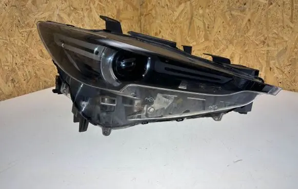 Mazda CX-5 II Headlight/headlamp 8272354400 K105K89