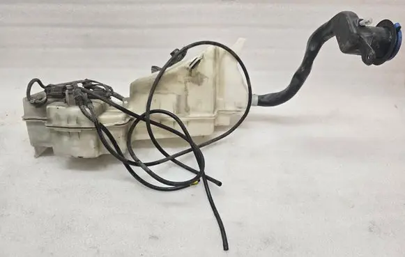 Volvo V60 Windshield washer fluid reservoir/tank 30747576