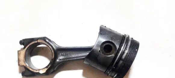 Ford Escort Piston with connecting rod cr258