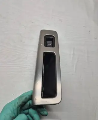 Volvo V50 Electric window control switch 8663819