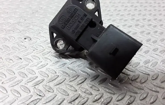 Audi A6 S6 C5 4B Air pressure sensor 0281002177 038906051