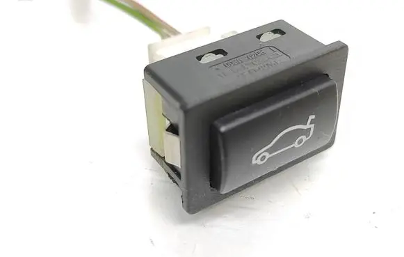 Tailgate opening switch