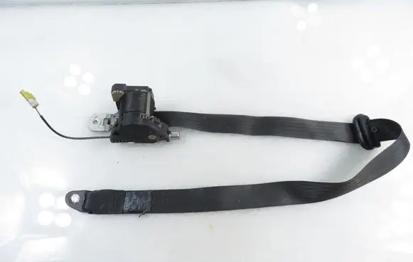 Iveco Daily 35.8 - 9 Front seatbelt 