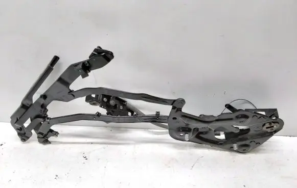Ford Focus Tailgate/trunk/boot hinge 9411159