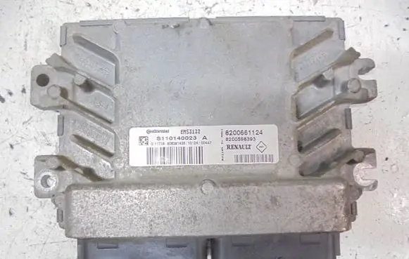 Dacia Logan I Engine control unit/module ECU 8200661124