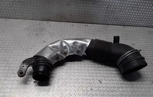 Volkswagen Phaeton Turbo air intake inlet pipe/hose 3D0129615A