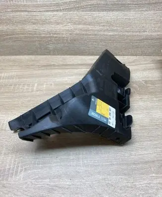 Renault Clio III Rear bumper mounting bracket 8200290037