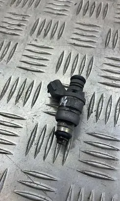 Audi A3 S3 8P Fuel injector 06A906031BT
