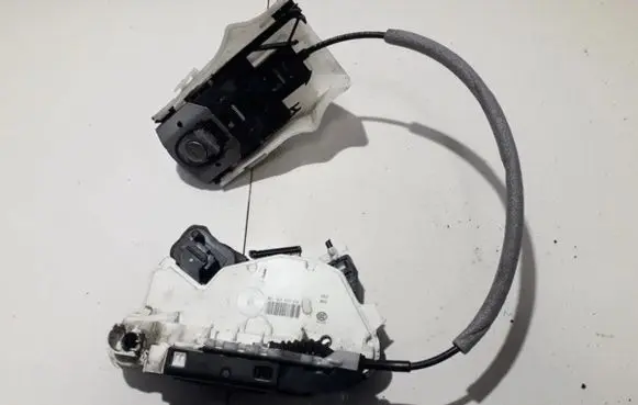 Skoda Rapid (NH) Front door lock 5E2837016