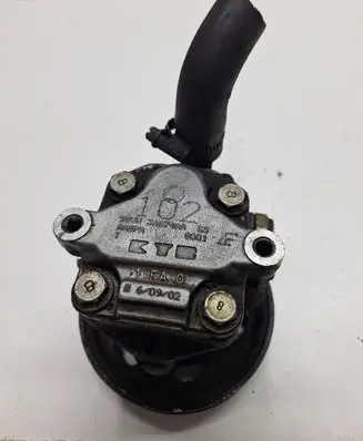 Volkswagen PASSAT B5 Power steering pump 3A674AA