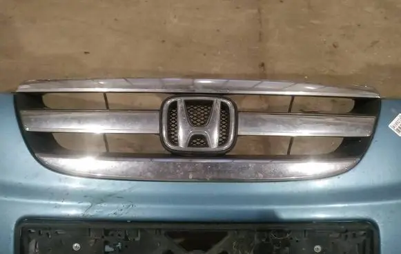 Honda FR-V Front grill