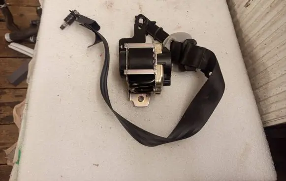 Hyundai Tucson TL Front seatbelt 0589P10021 004R0000 635291200B