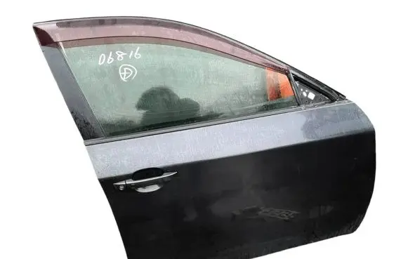 Subaru Impreza III Front door