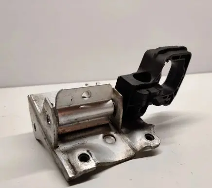 BMW 5 F10 F11 Radiator support slam panel bracket 7186514